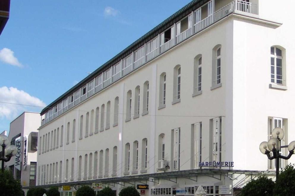 Das Foto zeigt das Gebäude Hauptstraße 36 in Gaggenau.