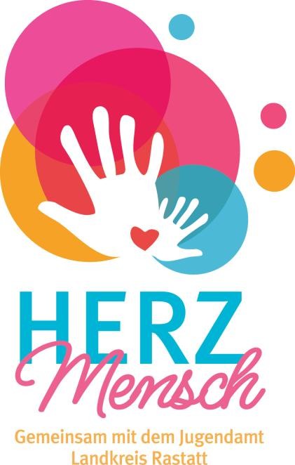 Das Foto zeigt das Logo der Kindertagespflege: Mutter mit zwei Kindern in skizzierter Art