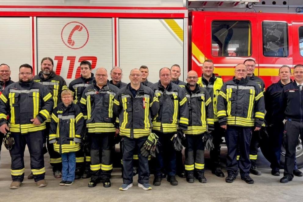 Die neuen Feuerwehrsanitäter sind für künftige Notfallsituationen gewappnet und unterstützen die Truppe. Foto: Daniel Susenburger Das Foto zeigt die neuen Feuerwehrsanitäter, die für künftige Notfallsituationen gewappnet sind und unterstützen die Truppe können. Foto: Daniel Susenburger
